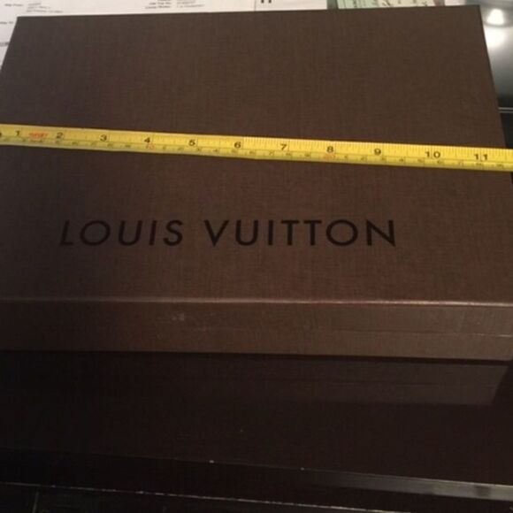 Louis Vuitton box - Picture 1 of 3